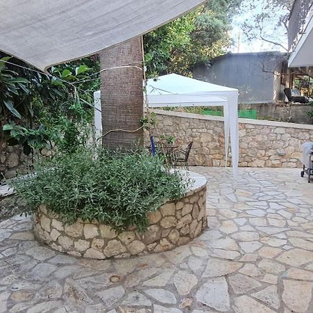Appartamento Gerys House Nikiana Esterno foto