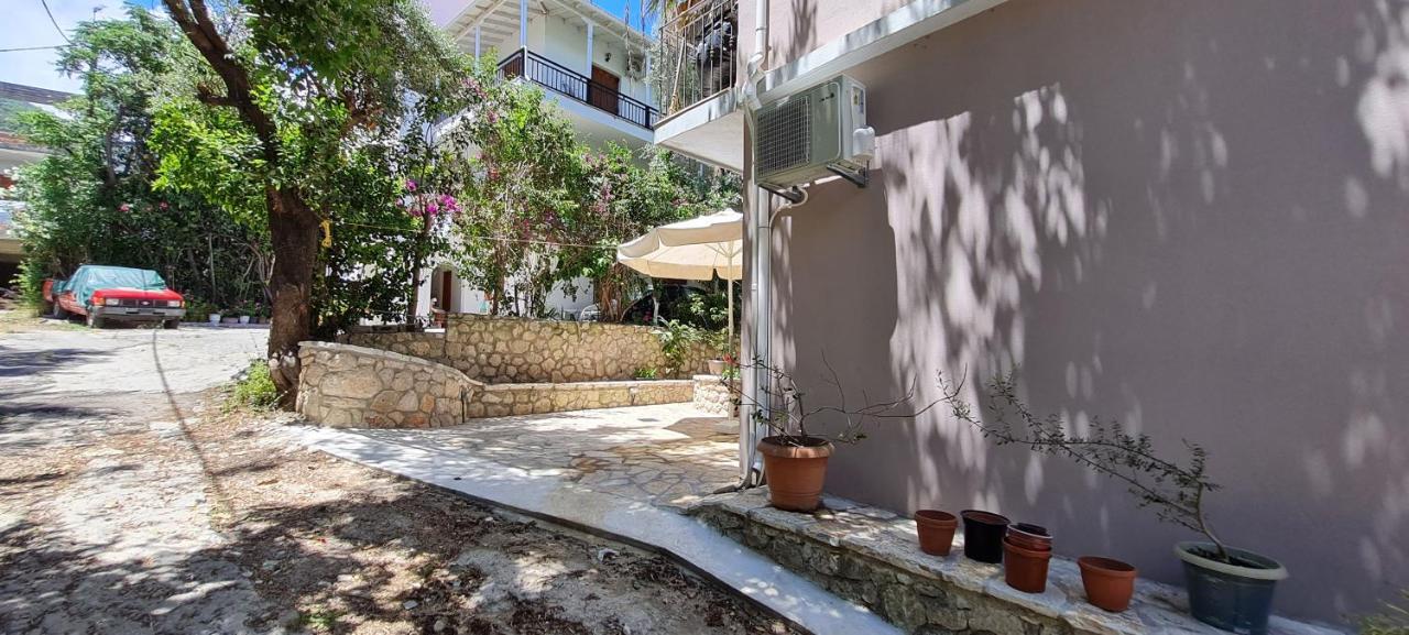 Appartamento Gerys House Nikiana Esterno foto
