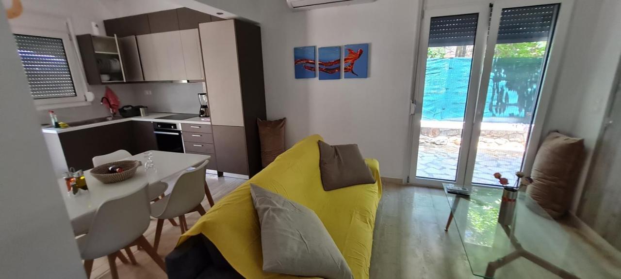 Appartamento Gerys House Nikiana Esterno foto