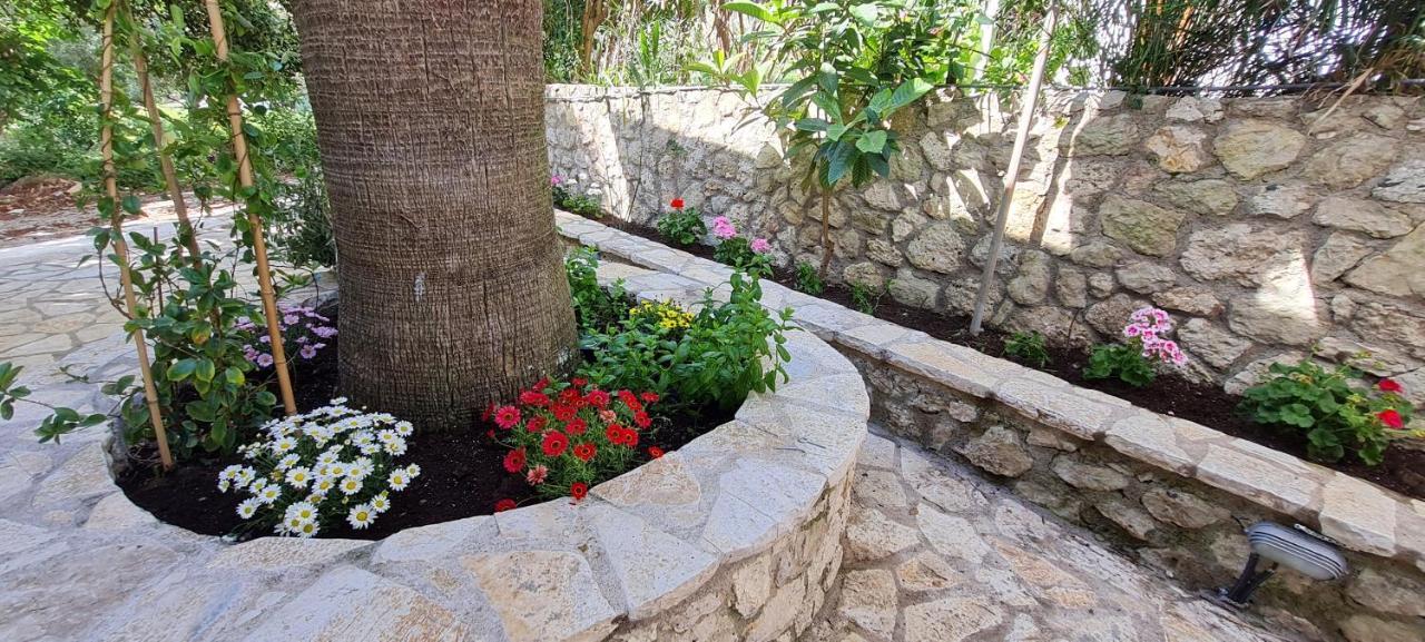 Appartamento Gerys House Nikiana Esterno foto
