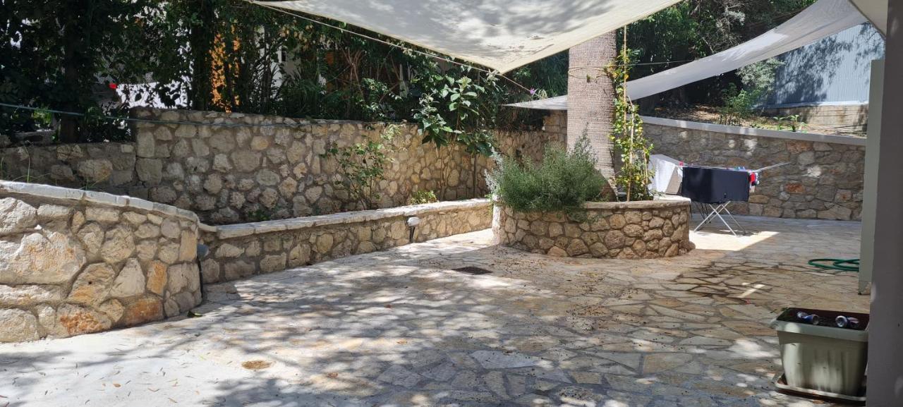 Appartamento Gerys House Nikiana Esterno foto
